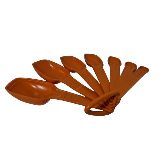 Vintage Tupperware 7 Nesting Measuring Spoons Set Plus D Ring Orange - Picture 1 of 5